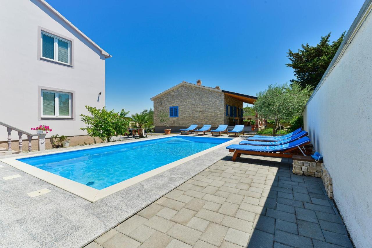 Family Friendly Apartments With A Swimming Pool Zadar - 18098 Kültér fotó