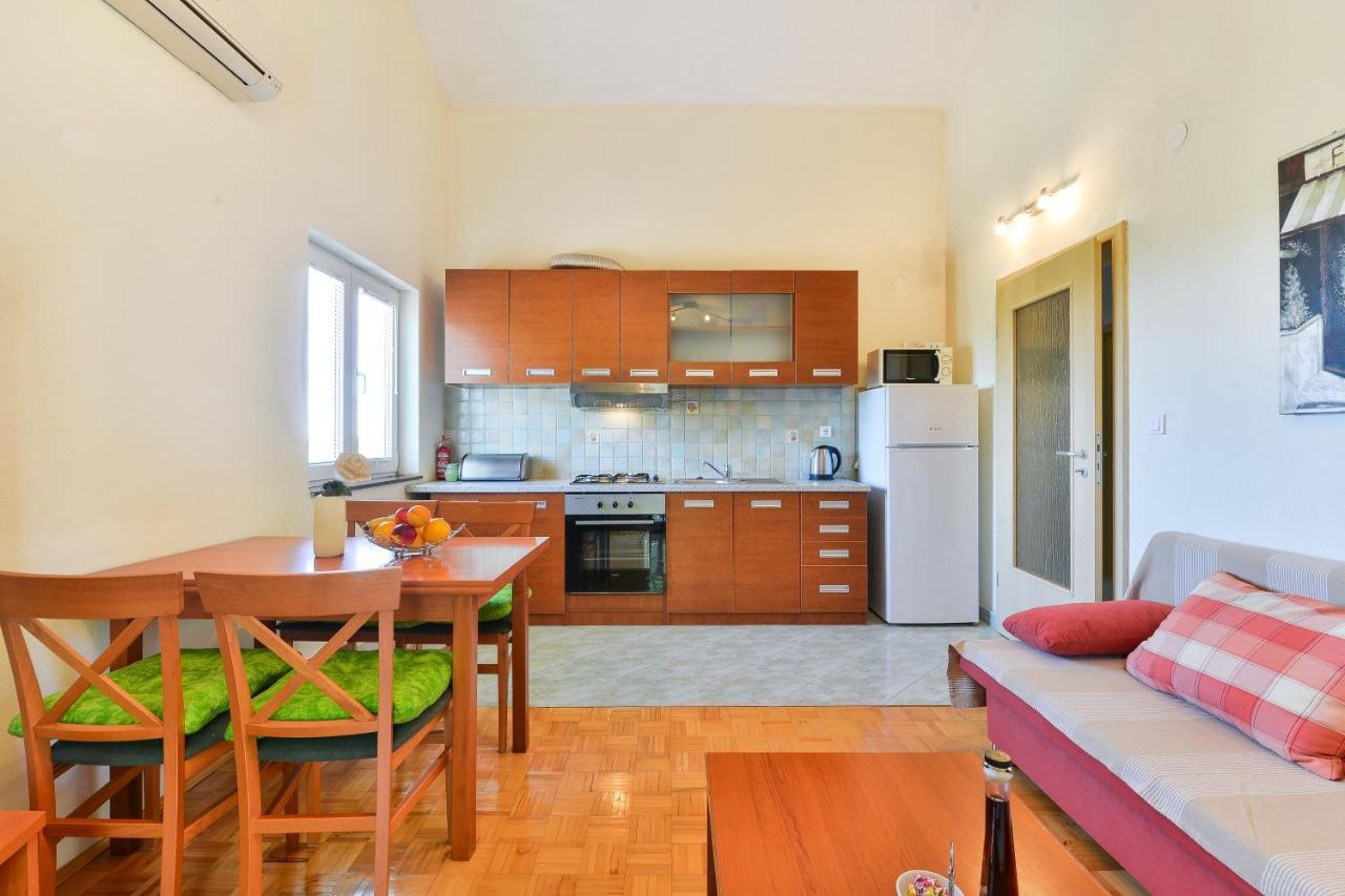 Family Friendly Apartments With A Swimming Pool Zadar - 18098 Kültér fotó